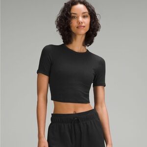 Lululemon Hold Tight Straight-Hem Cropped T-Shirt Black SZ 2